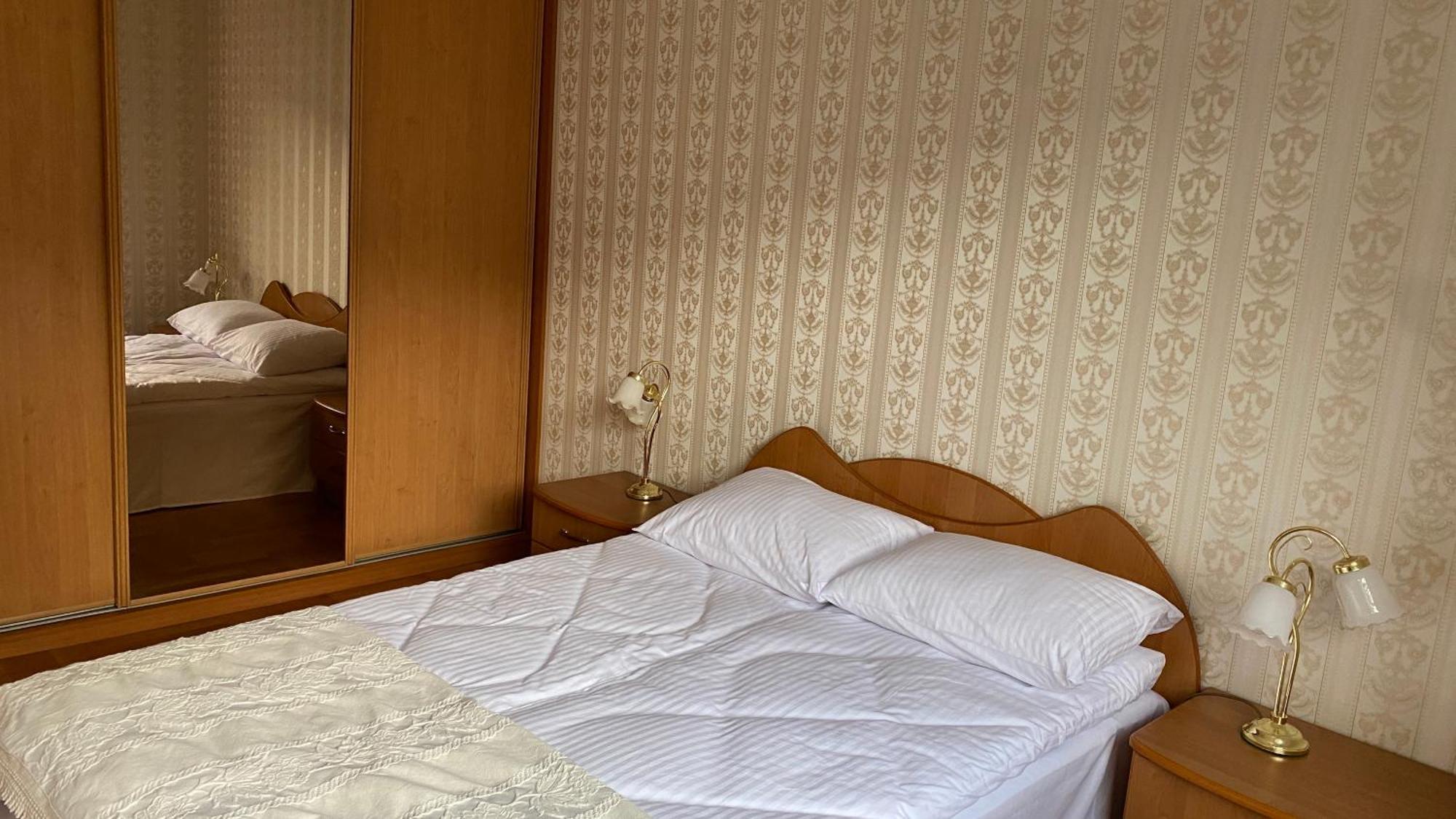 U Basi Przy Centrum Zdrowia Dziecka * Warszawa