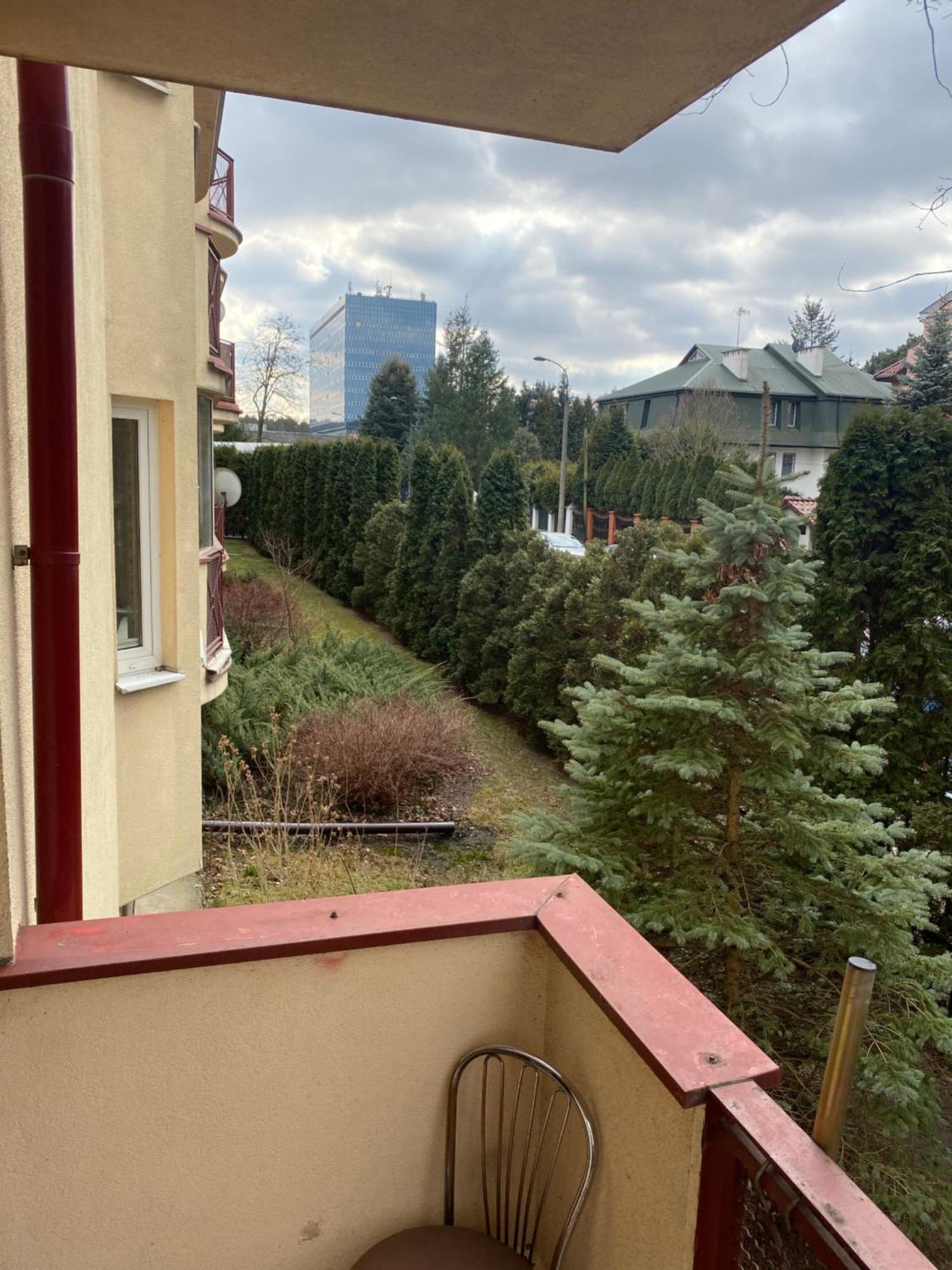 U Basi Przy Centrum Zdrowia Dziecka *